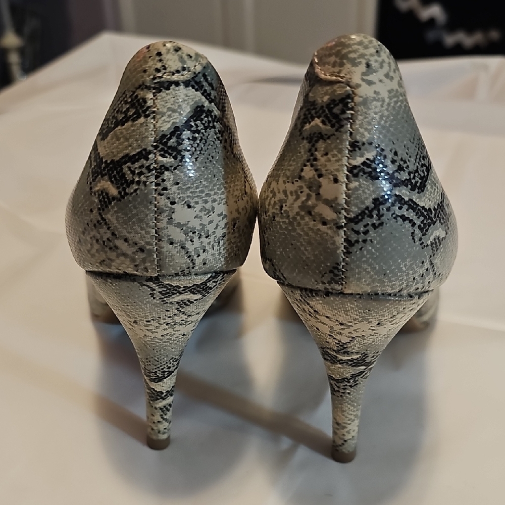 Mossimo Snakeskin Patterned Heels - Picture 8 of 8